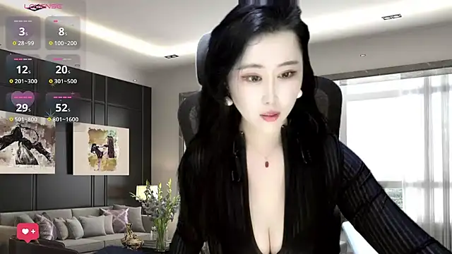 Snapshot of W-E-N-123 chatting on 12.22.24 W-E-N-123 online show from 12.22.24