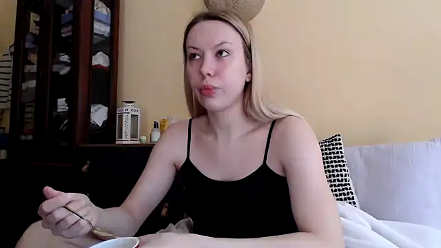 Scarlettford online show from 12.03.24