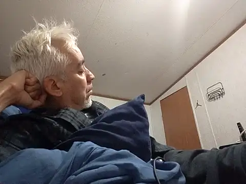 Xoc8  online show from 11.04.25