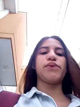 Snapshot of AnthonelaDuque chatting on 01.11.25 AnthonelaDuque online show from 01.11.25