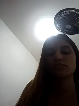 Snapshot of AnthonelaDuque chatting on 01.17.25 AnthonelaDuque online show from 01.17.25