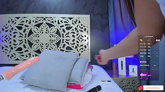 Snapshot of AnthonelaDuque chatting on 01.23.25 AnthonelaDuque online show from 01.23.25