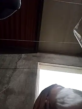 Snapshot of AnthonelaDuque chatting on 01.28.25 AnthonelaDuque online show from 01.28.25