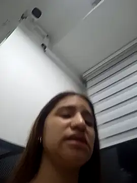 Snapshot of AnthonelaDuque chatting on 02.11.25 AnthonelaDuque online show from 02.11.25