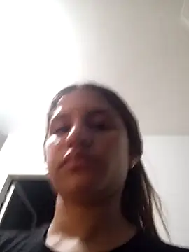 Snapshot of AnthonelaDuque chatting on 02.21.25 AnthonelaDuque online show from 02.21.25