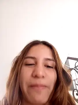 Snapshot of AnthonelaDuque chatting on 03.10.25 AnthonelaDuque online show from 03.10.25