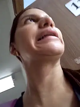 Snapshot of AnthonelaDuque chatting on 10.06.25 AnthonelaDuque online show from 10.06.25