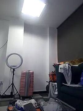 AnthonelaDuque online show from 11.28.25