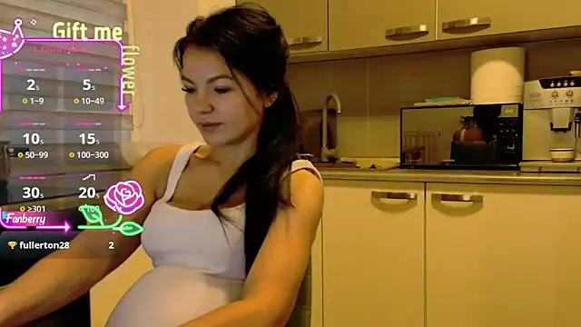 Snapshot of alisoncassie chatting on 10.09.25 alisoncassie online show from 10.09.25