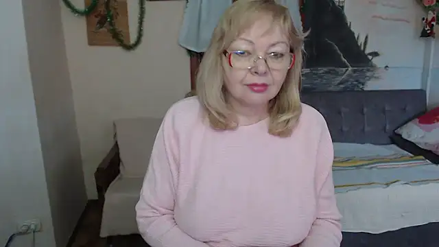 EvelynLoveShy online show from 01.12.26