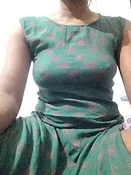 Snapshot of rituporna2004 chatting on 11.13.25 rituporna2004 online show from 11.13.25