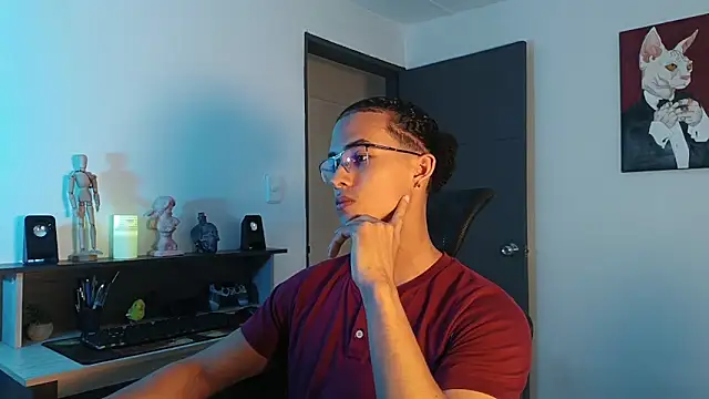 Snapshot of alejo_x3 chatting on 10.08.25 alejo x3 online show from 10.08.25