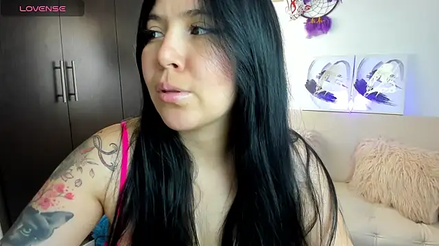 Snapshot of AilynRed chatting on 05.03.26 AilynRed online show from 05.03.26