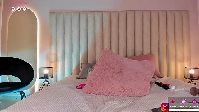 Maia Collins online show from 01.28.25