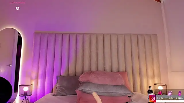 Maia Collins online show from 02.07.25