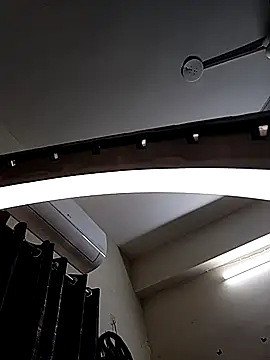 Snapshot of Leeeezzzz_roy chatting on 10.30.25 Leeeezzzz roy online show from 10.30.25