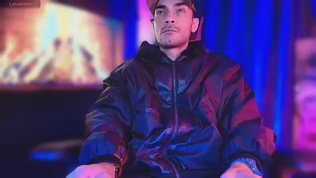 Snapshot of sexyboycolombi4 chatting on 10.10.25 sexyboycolombi4 online show from 10.10.25