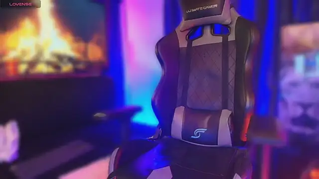 Snapshot of sexyboycolombi4 chatting on 10.15.25 sexyboycolombi4 online show from 10.15.25