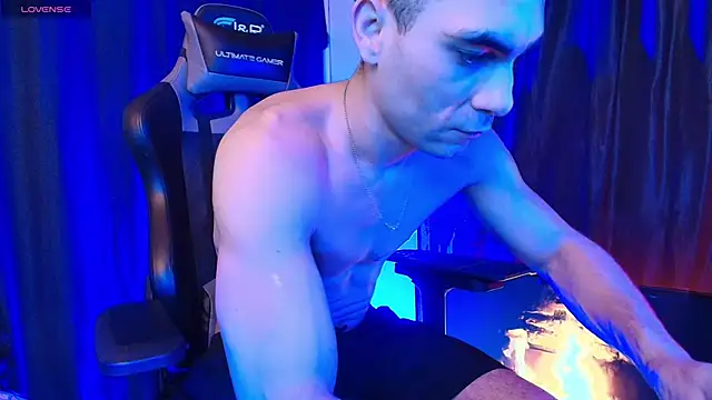 Snapshot of sexyboycolombi4 chatting on 11.15.25 sexyboycolombi4 online show from 11.15.25