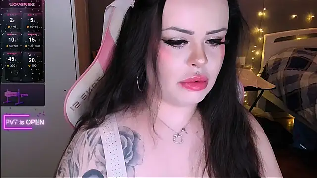 Snapshot of og_maddison chatting on 04.15.26 og maddison online show from 04.15.26