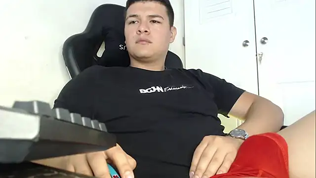 Plug Control online show from 09.11.25