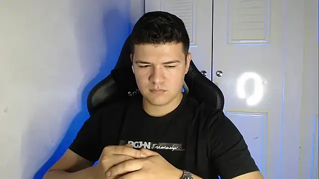 Plug Control online show from 09.12.25