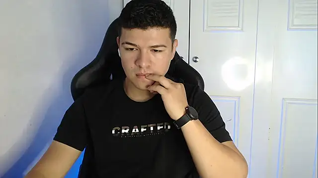 Plug Control online show from 09.12.25