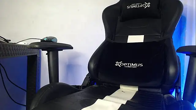 Plug Control online show from 09.13.25