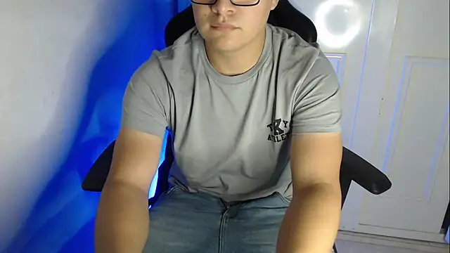 Plug Control online show from 09.19.25