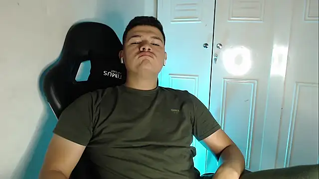 Plug Control online show from 09.25.25