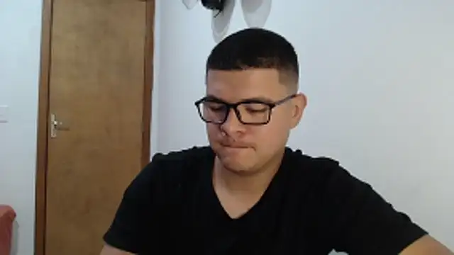 Plug Control online show from 05.15.26