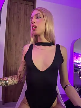 Snapshot of Courtney_gonet chatting on 05.19.26 Courtney gonet online show from 05.19.26