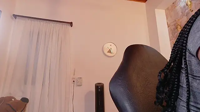 Snapshot of lia_mariana chatting on 11.09.25 lia mariana online show from 11.09.25