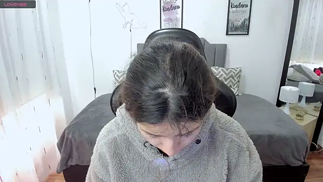 Snapshot of Amy_joones chatting on 10.16.25 Amy joones online show from 10.16.25