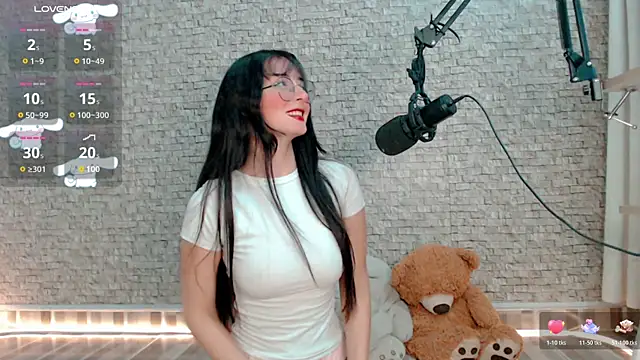 Snapshot of emma_unu chatting on 05.19.26 emma unu online show from 05.19.26
