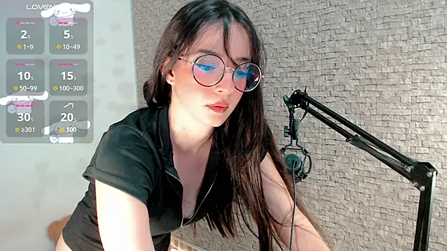 Snapshot of emma_unu chatting on 07.10.26 emma unu online show from 07.10.26
