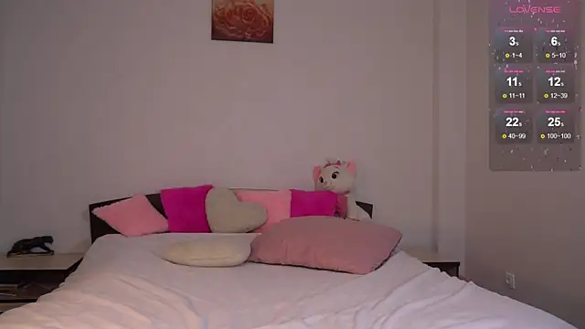 Snapshot of Arielgrace chatting on 12.18.25 Arielgrace online show from 12.18.25