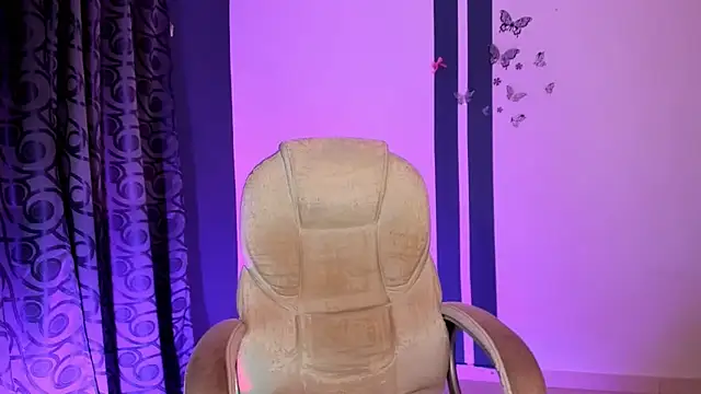 CandyLatinHott online show from 12.20.25