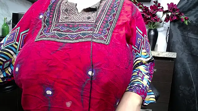 Snapshot of kalpanaaishaa chatting on 02.25.25 kalpanaaishaa online show from 02.25.25