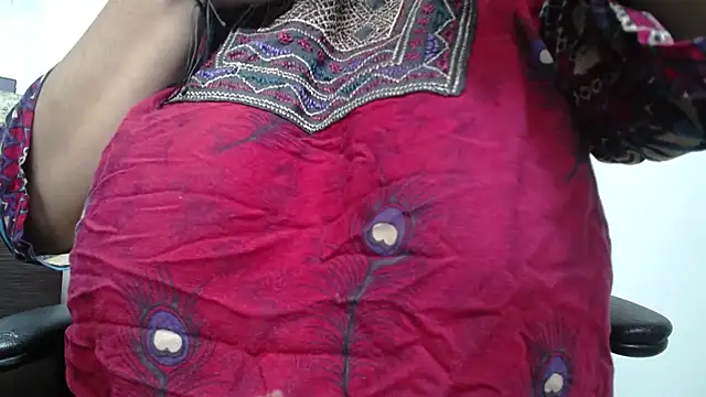 Snapshot of kalpanaaishaa chatting on 02.27.26 kalpanaaishaa online show from 02.27.26