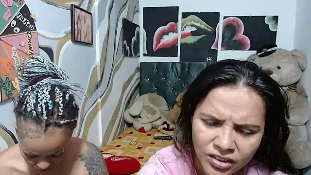 manzanahot9 online show from 11.17.25