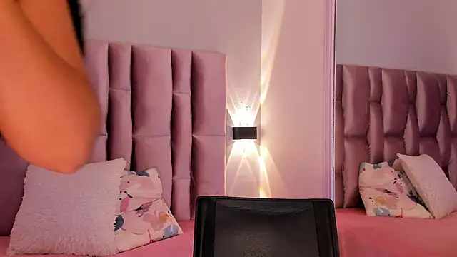 NikyBrookss online show from 02.06.25