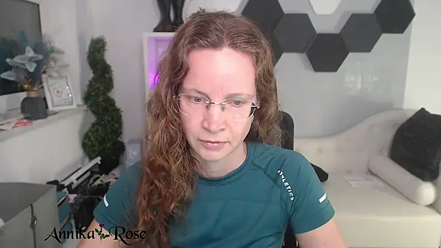 AnnikaRose online show from 01.14.25
