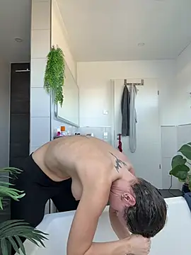 AnnikaRose online show from 03.04.25