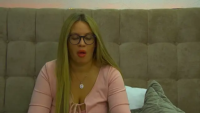 MariaNeumann online show from 01.15.25