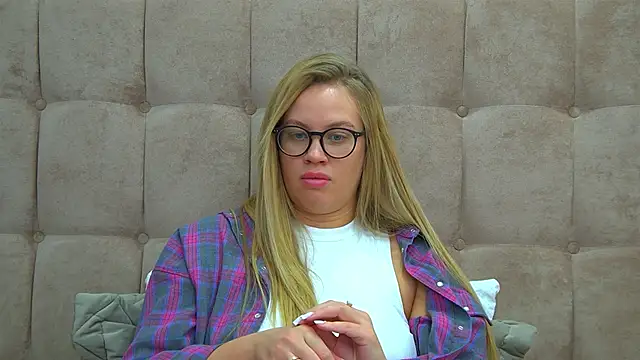 MariaNeumann online show from 01.17.25