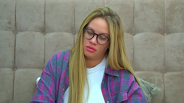 MariaNeumann online show from 01.18.25