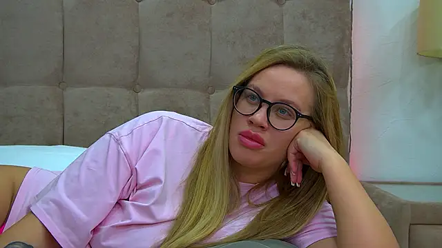 MariaNeumann online show from 01.18.25