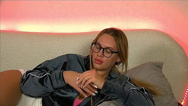 MariaNeumann online show from 01.22.25