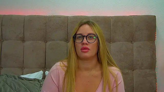 MariaNeumann online show from 02.04.25